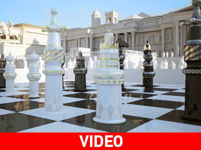 Σκάκι στην πλατεία Trafalgar με πιόνια ύψους δύο μέτρων