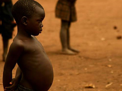Στην εξαθλίωση 200 εκατομμύρια παιδιά
