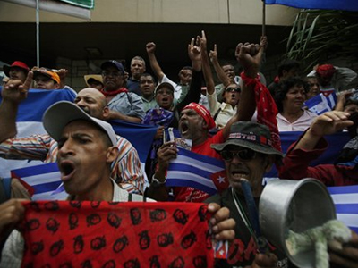 Μέσο πίεσης η ανάκληση της βίζας στους πολίτες της Ονδούρας