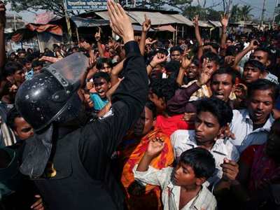 Συμπλοκές σε απεργιακή διαδήλωση στο Μπανγκλαντές