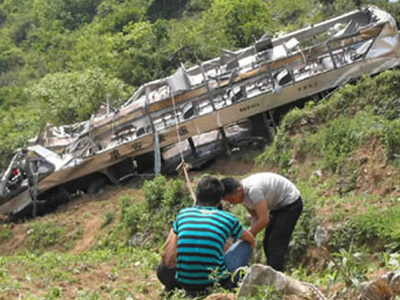 Δυστύχημα στην άσφαλτο με λεωφορείο στις Φιλιππίνες