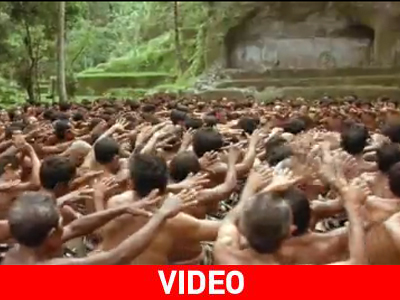 Ο πολεμικός χορός Kecak της Ινδονησίας