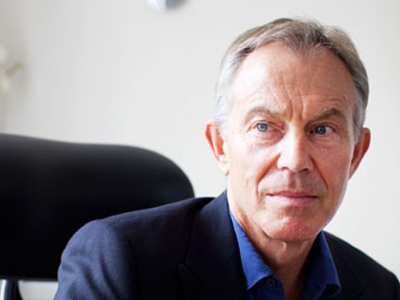 Φυλάει τα ρούχα του…