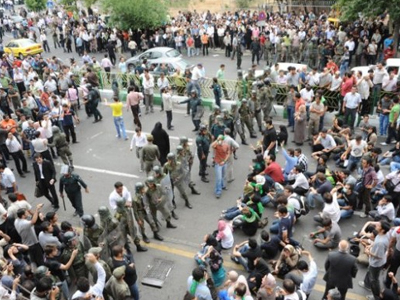 Σποραδικές συγκρούσεις στην κεντρική Τεχεράνη