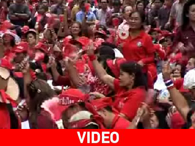 Στους δρόμους τα «Κόκκινα Πουκάμισα»