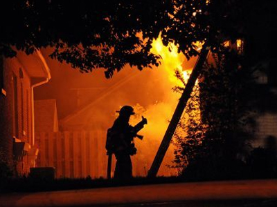 Φονική πυρκαγιά σε κτιριακό συγκρότημα στο Παρίσι