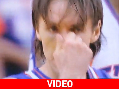 Έσπασε η μύτη του στον αγώνα και την ίσιωσε επιτόπου μόνος του!