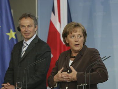 Γύρισε πλάτη στον Blair η Merkel
