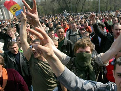 Δεκάδες Ρουμάνοι επιχείρησαν να εισβάλουν στο Προεδρικό Μέγαρο