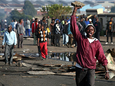 Απαγγέλθηκαν κατηγορίες σε εξτρεμιστές που σχεδίαζαν επίθεση σε συνοικία Αφρικανών