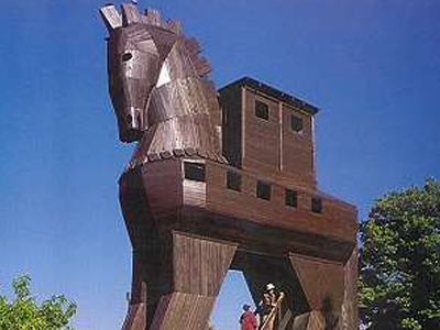 Στα χνάρια του Δούρειου Ίππου