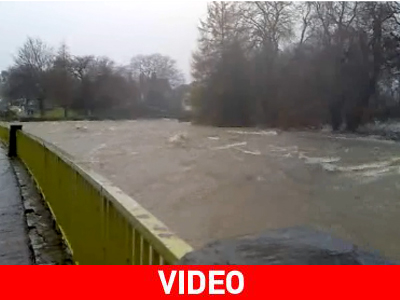 Κλειστά σχολεία λόγω των πλημμυρών στη Μ. Βρετανία