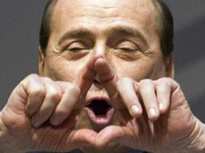 «Μας γελοιοποιεί σε όλο τον κόσμο»