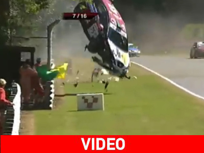 Σοκαριστική σύγκρουση σε αγώνα αυτοκίνητων