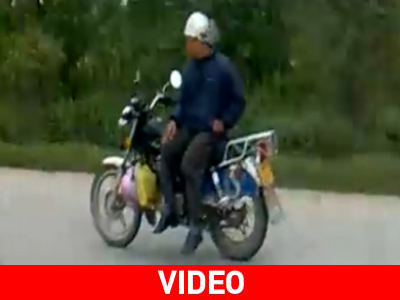 Κοίτα μαμά, μπορώ και χωρίς χέρια…