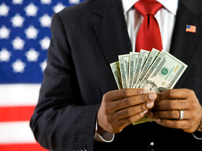 Έλεγχο στα προεκλογικά «εμβάσματα» από τις επιχειρήσεις θέλει ο Ομπάμα