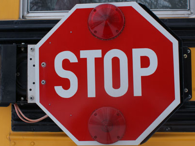 Δεν πήρε τα παιδιά το σχολικό επειδή χρωστούσαν στο δήμο οι γονείς τους