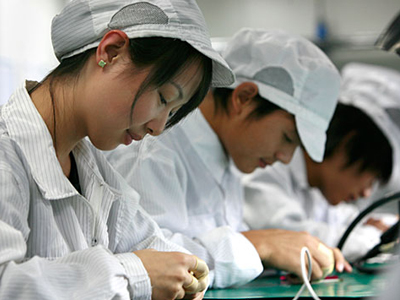 Ζητούν από υπαλλήλους να υπογράψουν πως δεν θα αυτοκτονήσουν