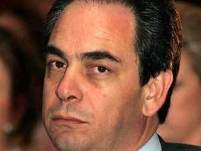 Από… βιομήχανος, Περιφερειάρχης