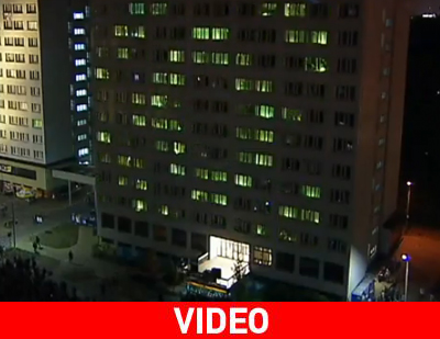 Το Matrix… κατέβηκε στην πρόσοψη κτιρίου