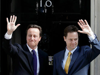 Συνασπισμό… διαρκείας υποσχέθηκαν Cameron – Clegg