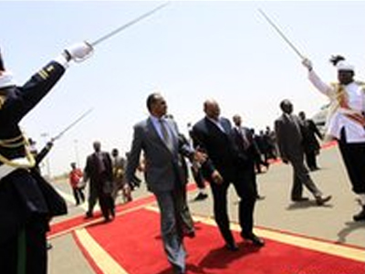 Ορκίστηκε πρόεδρος του Σουδάν ο Omar al-Bashir