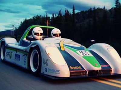 Δύο μπαταρίες σε τέσσερις ρόδες