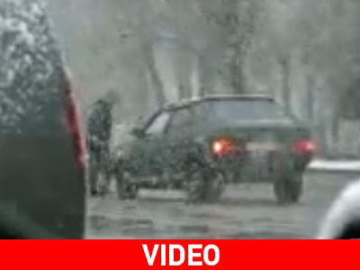 Νομίζετε ότι οι ελληνικοί δρόμοι έχουν λακκούβες;