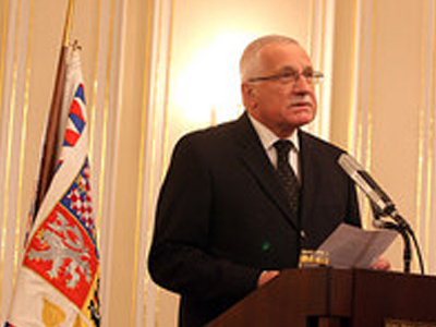 Υπέγραψε ο Τσέχος πρόεδρος