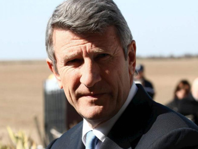 Γιος ευρωβουλευτή κατηγορείται πως βίασε τον αδερφό του