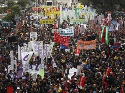 Χιλιάδες διαδήλωσαν για τη δημοκρατία στο Χονγκ Κονγκ