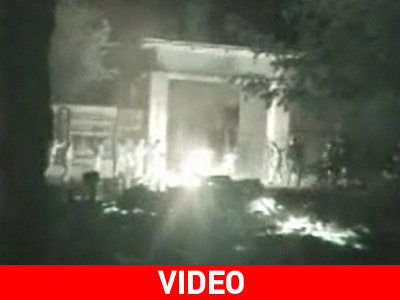 Νέες εικόνες από την έφοδο της Αστυνομίας στο πανεπιστήμιο της Τεχεράνης