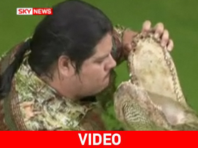 Διαγωνισμός «ελευθέρας πάλης» με… αλιγάτορες Διαγωνισμός «ελευθέρας πάλης» με… αλιγάτορες