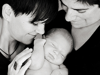 Γυναίκα ζητάει να της χορηγηθεί άδεια πατρότητας