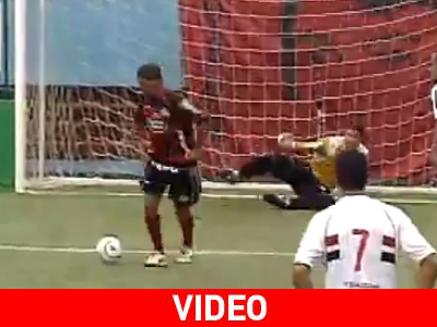 Πώς να γίνετε ρεζίλι εκτελώντας πέναλτι… Πώς να γίνετε ρεζίλι εκτελώντας πέναλτι…