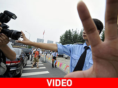 Μάτια και στόματα ερμητικά κλειστά