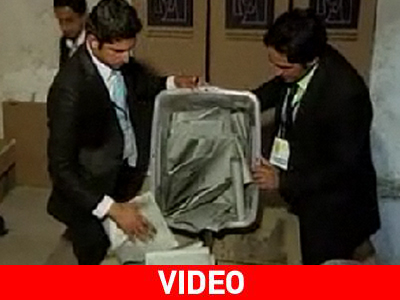 Οι εκλογές τελείωσαν, ο σχηματισμός κυβέρνησης αργεί