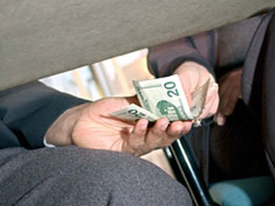 Δωροδοκίες ύψους 2,5 δισ. δολαρίων σε ένα χρόνο καταγράφηκαν στο Αφγανιστάν