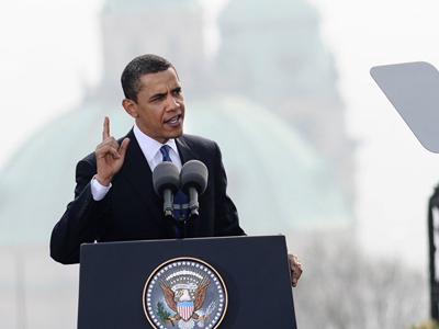 Σε «θεαματική μείωση» του πυρηνικού οπλοστασίου στοχεύει ο Ομπάμα