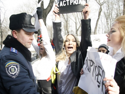 Υποτιμητικός απέναντι στις γυναίκες ο Ουκρανός πρωθυπουργός