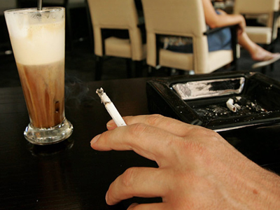 Κι όμως δεν είμαστε πρώτοι στο κάπνισμα