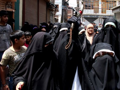 Ινδία: Νεκροί σε διαδήλωση διαμαρτυρίας για δημοσίευμα κατά της μπούρκας