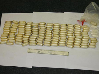 Τον σκότωσαν τα ναρκωτικά που μετέφερε στην κοιλιά του