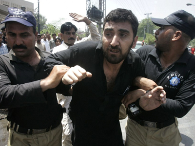 «Με την απόχη» οι συλλήψεις στο Πακιστάν