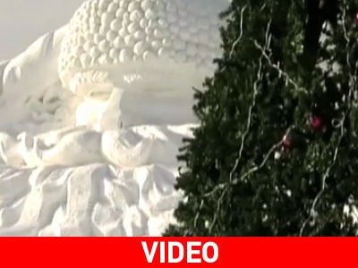 Ο μεγαλύτερος «Άγιος Βασίλης» από χιόνι