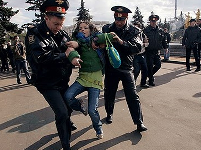 Πέθανε από ξυλοδαρμό κατά τη διάρκεια κράτησής του