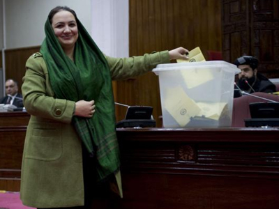 Ούτε οι μισοί προτεινόμενοι του Καρζάι δεν εγκρίθηκαν