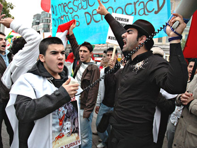 Προβοκάτσια πίσω από τα επεισόδια στην Τουρκία;