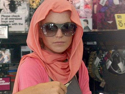 Καλύτερα… Ανατολίτισσα παρά ξανθιά η Lindsay Lohan