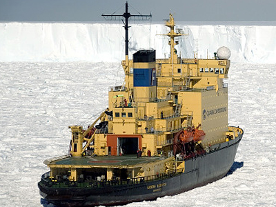 Δεκάδες πλοία εγκλωβίστηκαν στους πάγους της Βαλτικής